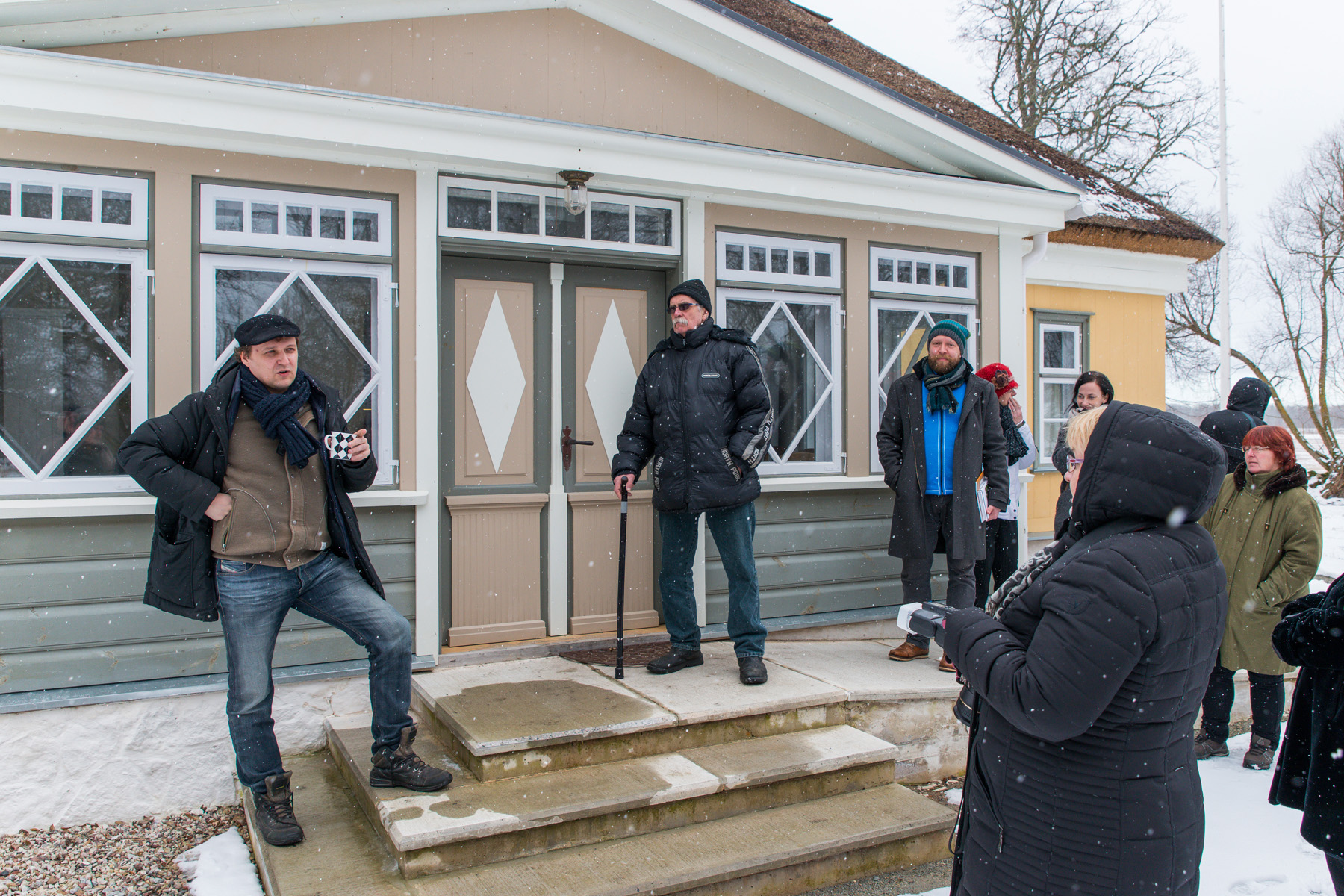 20160320-Saaremaa-727-Kotlandi-.jpg - 18.-20. märts 2016. Saaremaa ringreis. Kotlandi mõisa tutvustab omanik Indrek Raudne