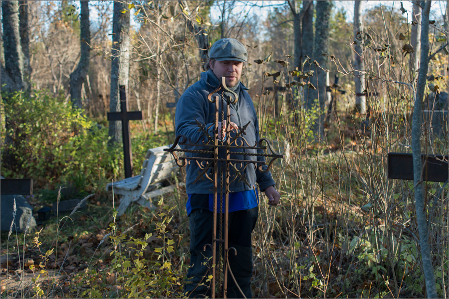 20131025-Reigi-168.jpg - 25. oktoober 2013. Talgud Reigi kalmistul. Foto Mart Mõniste