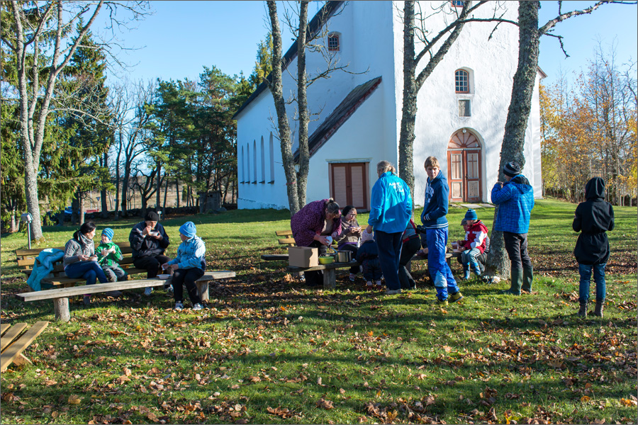 20131025-Reigi-243.jpg - 25. oktoober 2013. Talgud Reigi kalmistul. Foto Mart Mõniste