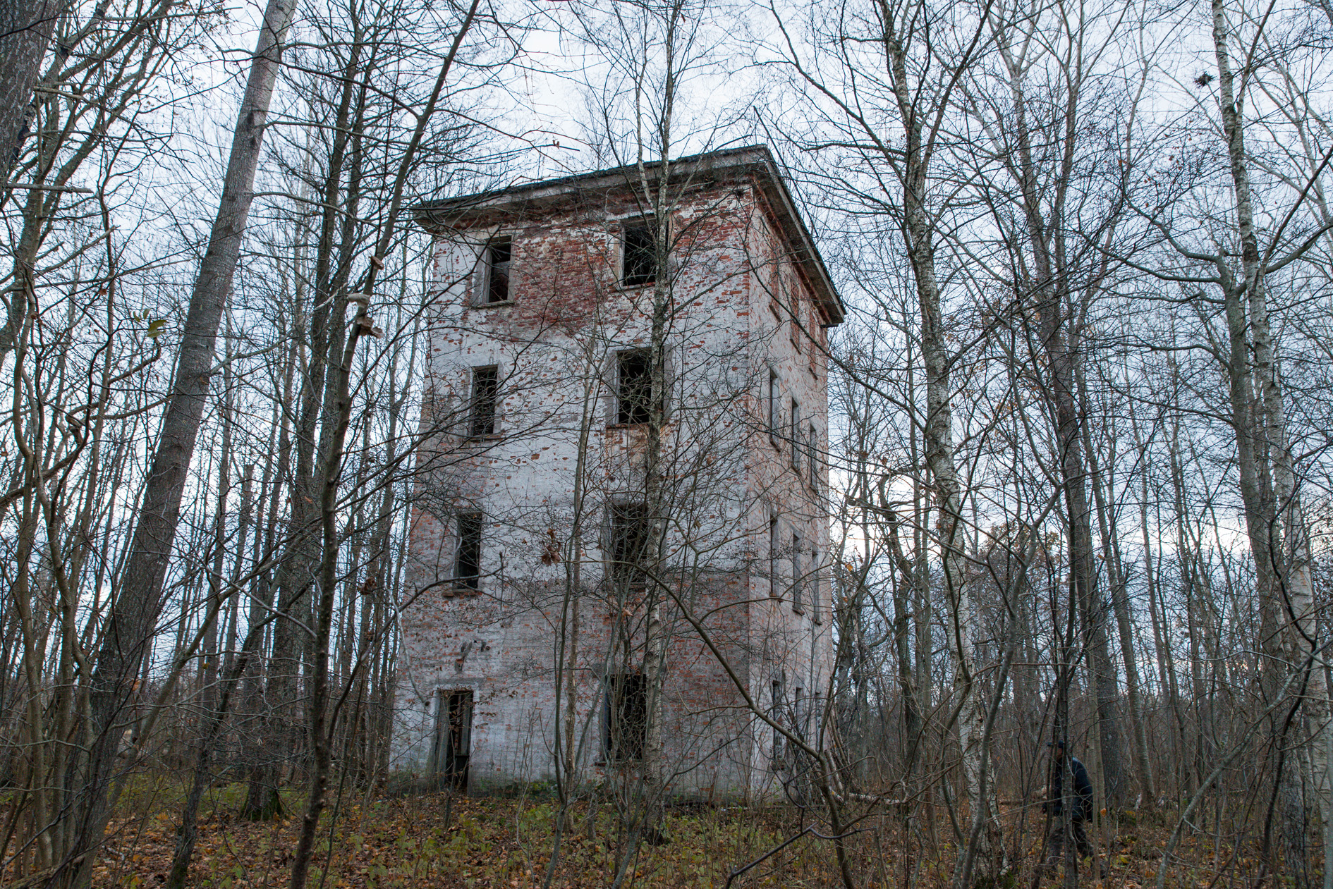 20161105-602-Karuste.jpg - 5.11.2016. Karuste patarei tulejuhtimistorn on ehitatud 1947. aastal